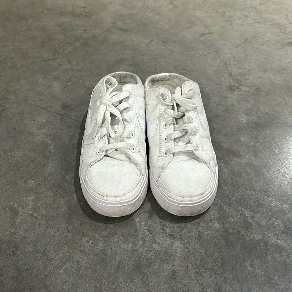 white nike sneakers